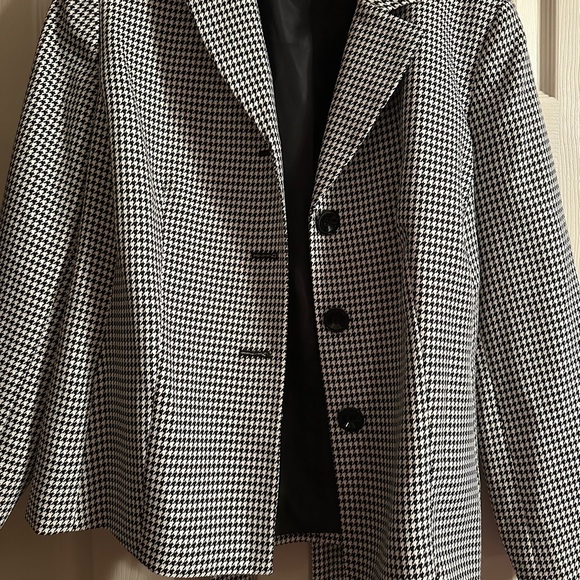 Kasper Suit Jacket - Picture 4 of 4